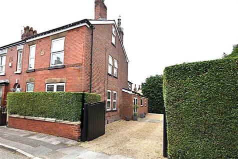 4 bedroom end of terrace house for sale