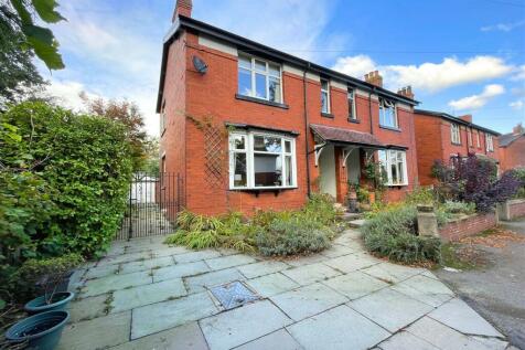 4 bedroom semi-detached house for sale