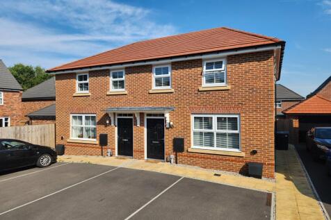 3 bedroom semi-detached house for sale