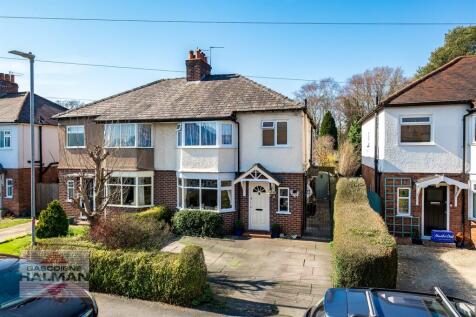 3 bedroom semi-detached house for sale