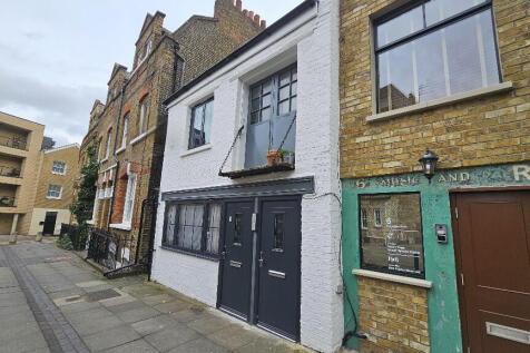 Sylvester Path, London, Hackney 2 bed apartment for sale