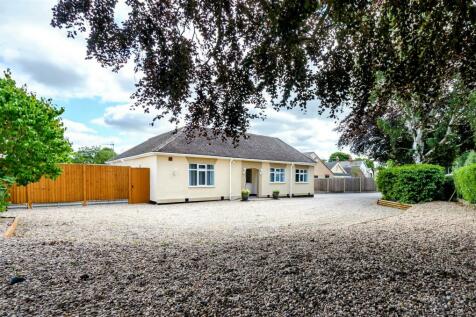 3 bedroom detached bungalow for sale