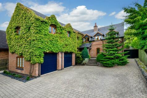 6 bedroom detached house for sale