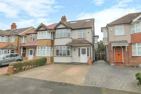 4 bedroom semi-detached house for sale