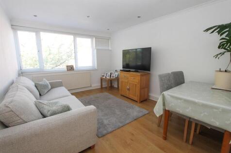 Defiant Way, Wallington SM6 1 bed flat for sale