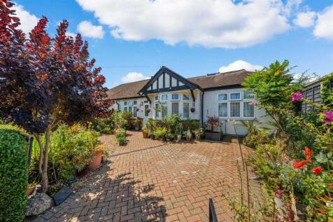 2 bedroom semi-detached bungalow for sale