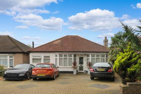 4 bedroom detached bungalow for sale