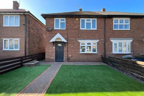 Cornwall Road, Hebburn, Tyne and... 3 bed semi