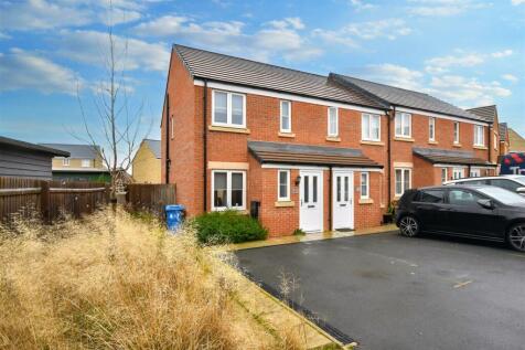 2 bedroom semi-detached house for sale