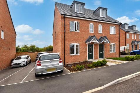 3 bedroom semi-detached house for sale