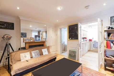 Hemnall Street, Epping, CM16 4LR 2 bed semi