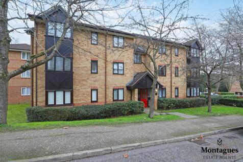 Woodland Grove, Epping, CM16 2 bed apartment for sale