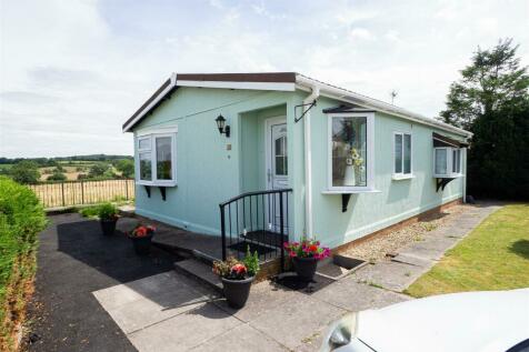 1 bedroom detached bungalow for sale