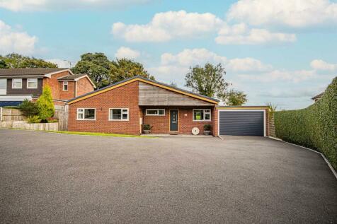 3 bedroom detached bungalow for sale