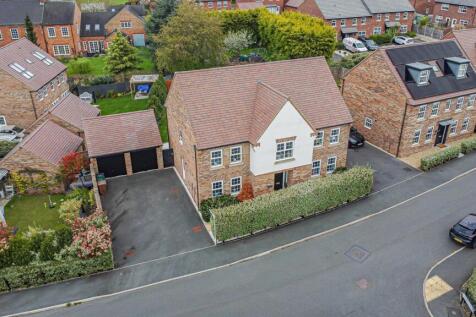 5 bedroom detached house for sale