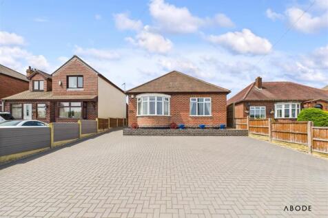 2 bedroom detached bungalow for sale