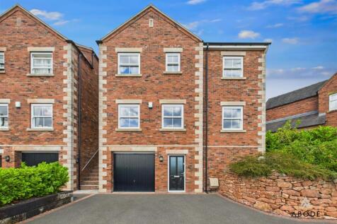Whiston ST10 4 bed detached house for sale