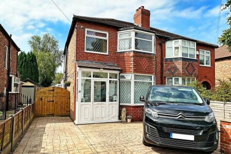 3 bedroom semi-detached house for sale