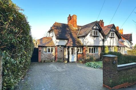 3 bedroom semi-detached house for sale