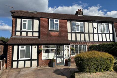 4 bedroom semi-detached house for sale