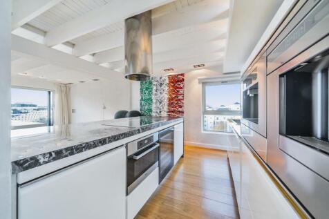 Cornwall Gardens, South Kensington... 2 bed flat for sale