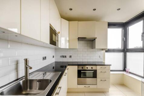 Cromwell Road, South Kensington... 2 bed flat for sale