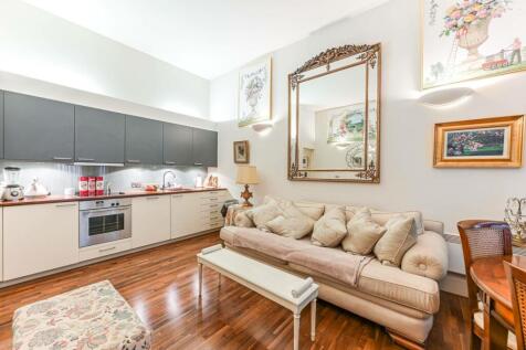 Earls Court Road, High Street... 2 bed flat for sale