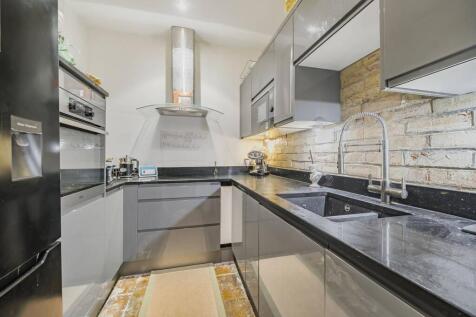 Roland Gardens, South Kensington... 3 bed flat for sale