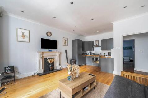 Southwell Gardens, South Kensington... 1 bed flat for sale