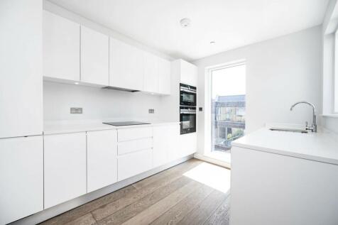 Southern Row, Ladbroke Grove, London... 2 bed flat for sale