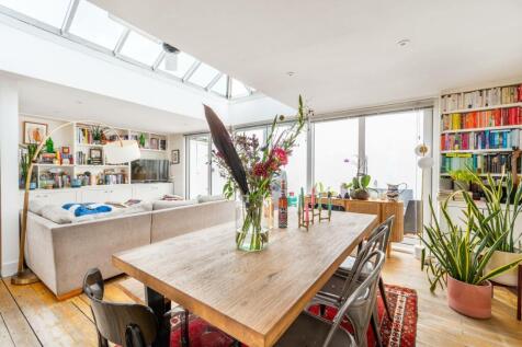 Ledbury Mews North, Notting Hill... 3 bed flat for sale