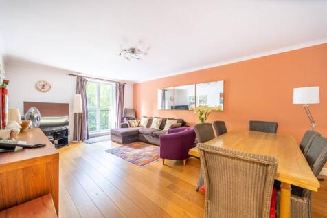 Bishops Bridge Road, Bayswater... 2 bed flat for sale