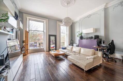 Gloucester Terrace, Bayswater... 2 bed flat for sale