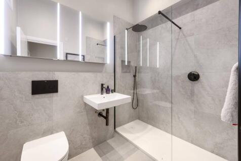 Latimer Road, North Kensington... 1 bed flat for sale