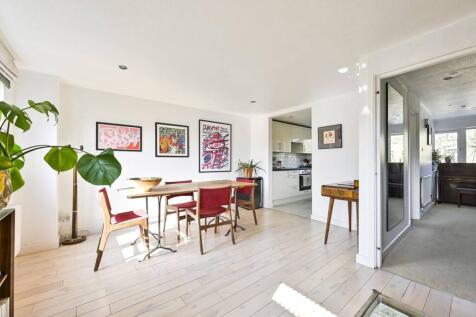 Wornington Road, North Kensington... 2 bed flat for sale