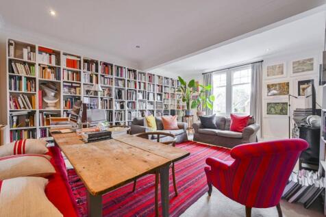 Bassett Road, North Kensington... 2 bed flat for sale
