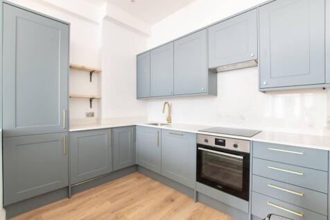 Queensborough Terrace, Bayswater... 2 bed maisonette for sale