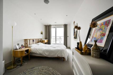 Octavia House, Imperial Wharf... 2 bed flat for sale