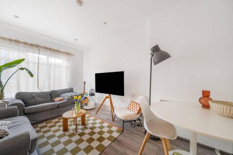 Moore Park Road, Fulham Broadway... 2 bed flat for sale