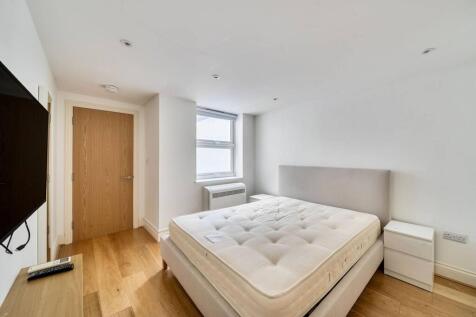 North End Road, Fulham Broadway... 2 bed flat for sale
