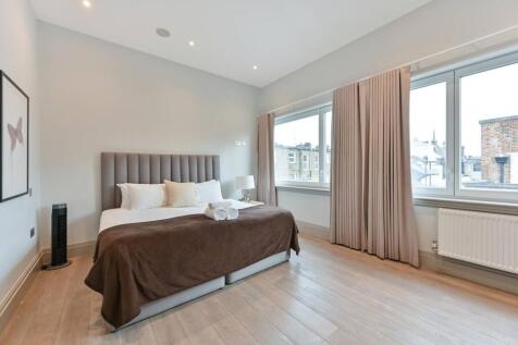 Fulham Road, Fulham Broadway, London... 4 bed flat for sale