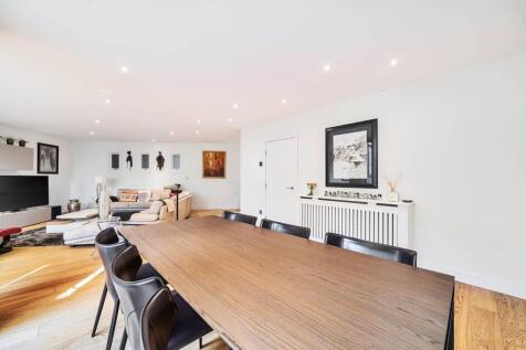 Broughton Road SW6, Sands End... 4 bed flat for sale