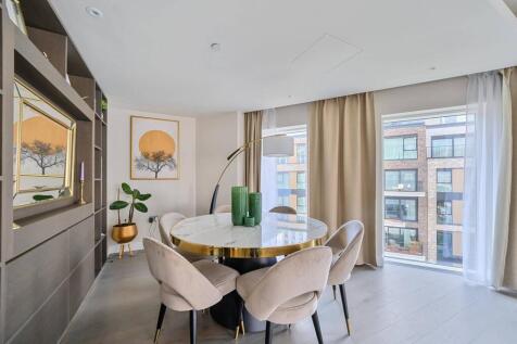 Chelsea Creek, Imperial Wharf... 2 bed flat for sale
