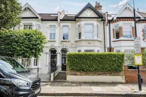 Kenyon Street, Bishop's Park, London... 2 bed flat for sale