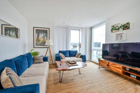 Great West Quarter, Brentford, TW8 2 bed flat for sale