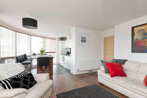 Great West Quarter, Brentford, TW8 2 bed flat for sale