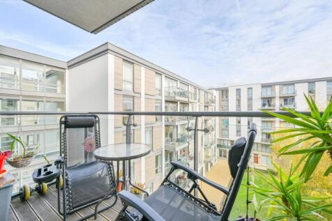 Ealing Road, Brentford, TW8 2 bed flat for sale