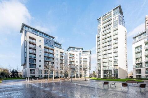 Pump House Crescent, Kew Bridge... 2 bed flat for sale