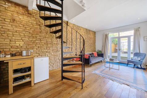 Woodhurst Road, Poet's Corner... 2 bed end of terrace house for sale
