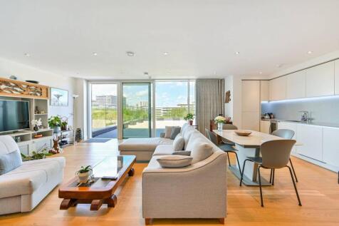 Chiswick High Road, Chiswick, London, W4 2 bed flat for sale